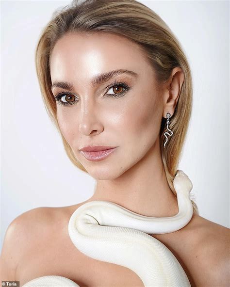 Sophie Hermann Unveils Serpent Jewellery After Her Iconic I Don T Speak Snake Comeback On Mic