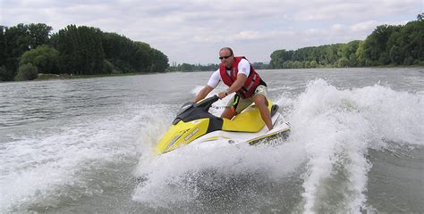 Jetski hire for the locals and the tourists here at acehydro we want people from near and far to embark on a journey through rotorua's nature. 120 Minuten Jetski "215 PS" fahren in Speyer, Raum Mannheim