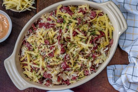 This low carb keto reuben calzone is gluten free, grain free, nut free and absolutely satisfying! Low Carb Reuben Egg Roll Bowl - Culinary Lion