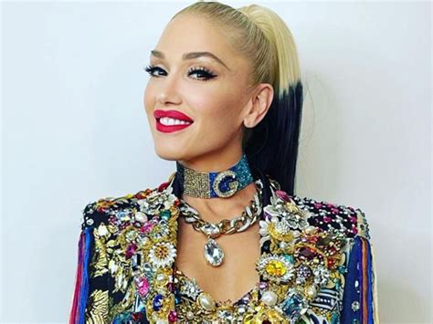 Popular singer or vocalist from no doubt, gwen stefani, was born at california in 1969 which makes her in her 45 right now. Clipe? Gwen Stefani anuncia lançamento para 1º dia de 2021 ...