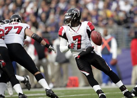 Michael Vick Returns Atlanta Falcons Icon To Play In New League