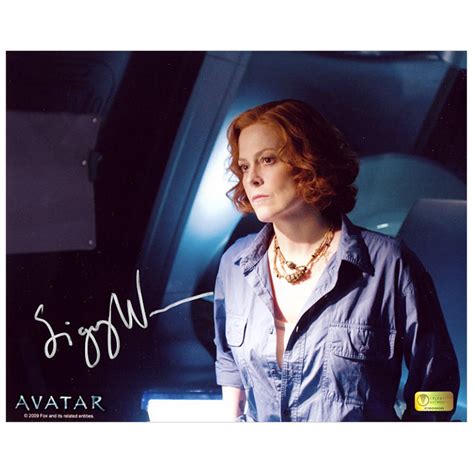 Sigourney Weaver Autographed Avatar Dr Grace Augustine 8x10 Photo Celebrity Authentics