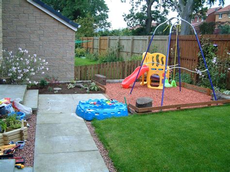 20 Kid Friendly Small Backyard Playground Ideas Decoomo