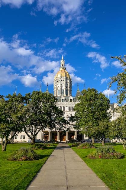 Premium Photo Connecticut State Capitol In Downtown Hartford