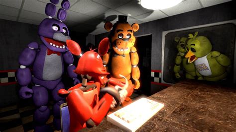 SFM FNAF Foxy Plays The Scary Maze Game YouTube