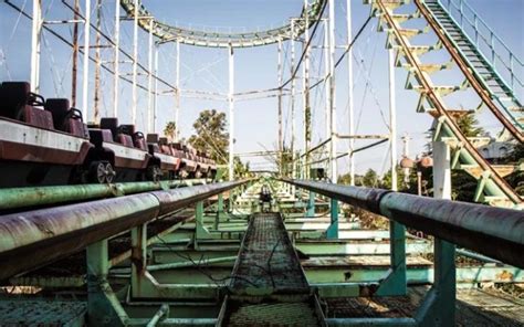 These 16 Photos Of Abandoned Disney Resorts Will Creep You Out Travel