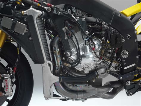 Yamaha Yzr M1 2013 Vs 2006 Asphalt And Rubber