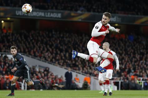 How to use welshman in a sentence. This Welshman is spectacular! : Gunners