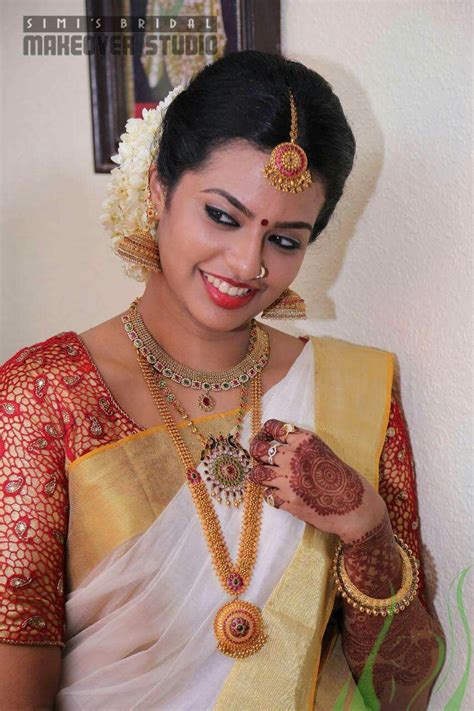 Kerala Bride In Simple Traditional Style South Indian Weddings South