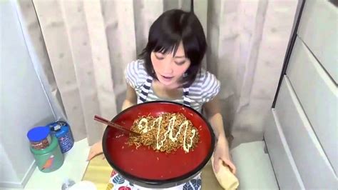 Asian Woman Devours Pounds Of Ramen Noodles Youtube