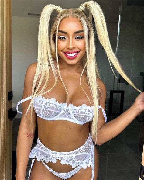 Qimmah Russo Qflex Life Nude OnlyFans Leaks Photos TheFappening