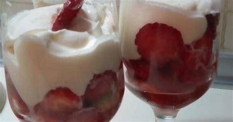 Φράουλες στο ποτήρι 🍓🍓 βάλεέναχεράκι συνταγή από τοντην Bασιλική