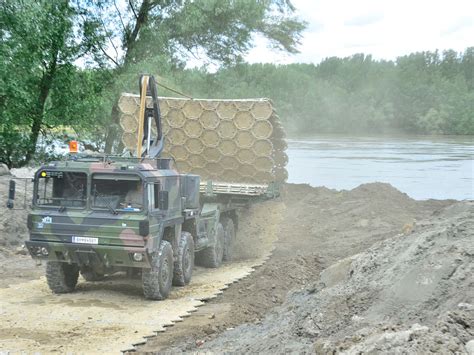 Hochwasser in deutschlanddas bangen ist noch nicht vorüber. Bundesheer - Niederösterreich - Fotogalerien - Hochwasser ...