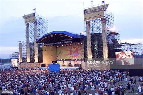 Woodstock 99 Photos And Premium High Res Pictures Getty Images