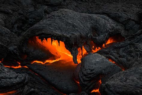 Abstract Photos Of Cooling Lava From Icelands Erupting Volcano Petapixel