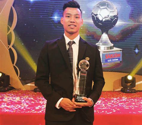 Vpf media | vũ văn thanh là 1 trong những tuyển thủ đa năng nhât trong màu áo hagl nói riêng và đtvn nói chung. Vũ Văn Thanh - tuyển thủ ngầu nhất U23 Việt Nam bảnh bao ...