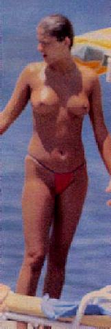 Various Sexy Photos Of Xuxa Exposing Her Lovely Tits Photo 13