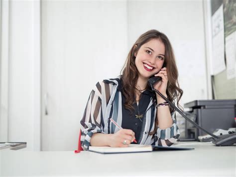 A Day In The Life Of A Virtual Receptionist What You Should Know