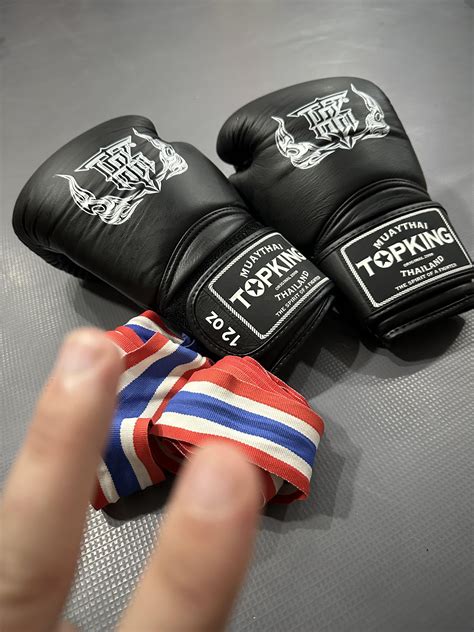 Top King Super Air Gloves For Muay Thai Nak Muay Wholesale