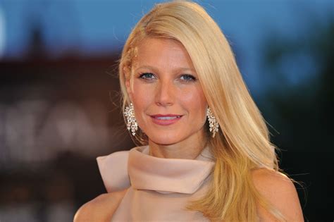 Gwyneth Paltrow Actress Celebrates Her 44th Birthday With Beautiful Makeup Free Selfie