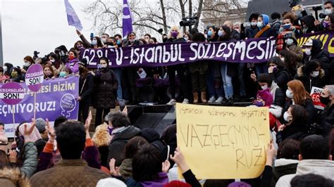 Protestas Contra La Retirada De Turqu A Del Convenio De Estambul
