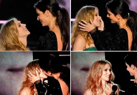 Stenografie Benzin Luft Scarlett Lesbian Kiss Herausforderung