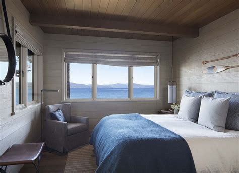 Create a cozy bedroom nook by hanging curtains. 30 The Best Lake House Bedroom Design And Decor Ideas ...