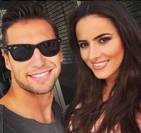Celia krychowiak pokazała na instagramie zdjęcia z romantycznej kolacji. Partnerka Krychowiaka po raz kolejny pokazała obłędne ...