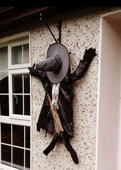 41 Witch Themed Halloween Decorations To Create An Ambience Digsdigs