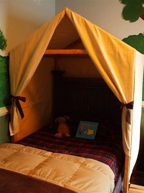 You will have a blast decorating your curious george nursery with stuffed monkeys and official licensed curious george merchandise, pictures and decorative nursery items that match your baby bedding set. Curious George inspired bedroom | Great Room Ideas | Pinterest