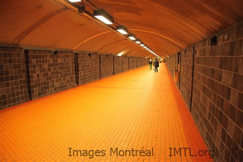 Station De Métro Jean Talon Montréal