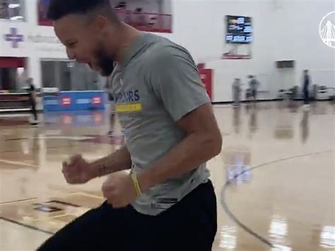 Stephen Curry Made 105 Straight 3 Pointers In 5 Minutes And Showed He Is Not About To Give Up