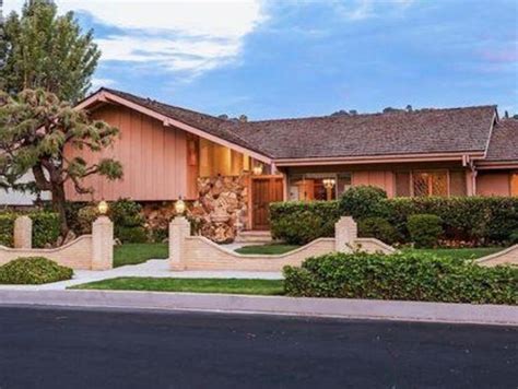 Brady Bunch House For Sale For Nearly Million For The First Time Since The Tv Show Last