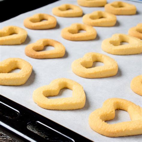 리락쿠마 머랭쿠키♡ how to make rilakkuma meringue cookies! 9 Things Every Baker Needs to Know About Freezing Cookies | Frozen cookies, Best christmas ...