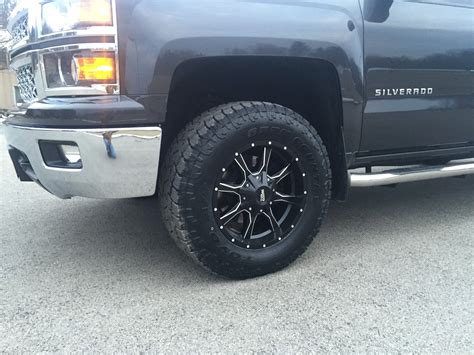 Chevrolet Silverado 1500 Custom Wheels 18x90 Et 18 Tire Size 28565