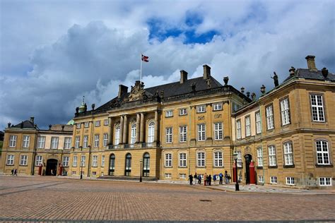 Amalienborg Palaces History In Copenhagen Denmark Encircle Photos