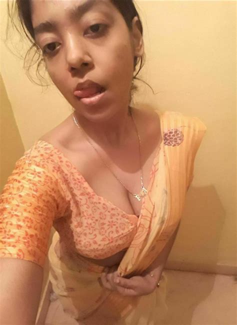 Hot Mallu Girl Newly Married Full Collection Of 135 Pics And 4 Clips In