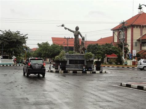 Menikmati Kota Jepara Dengan Berjalan Kaki Nasirullah Sitam