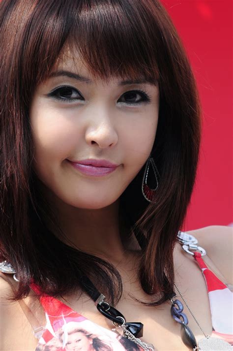 Semono Iku Japanese And Korean Sexy Actress Car Race Model Kang Yui