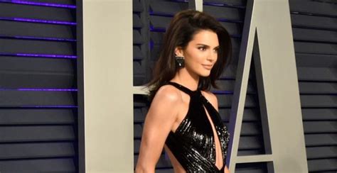 Kendall Jenner Actually Wore The Most Sexy Slit Dress FPN