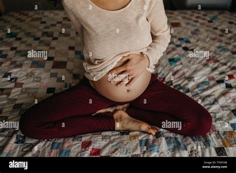 Baby Belly Button Hi Res Stock Photography And Images Alamy