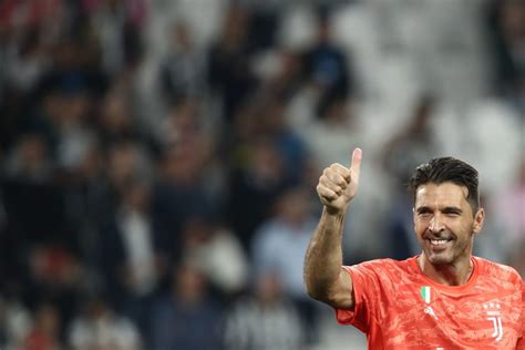 + body measurements & other facts. Buffon could extend to 2021 -Juvefc.com