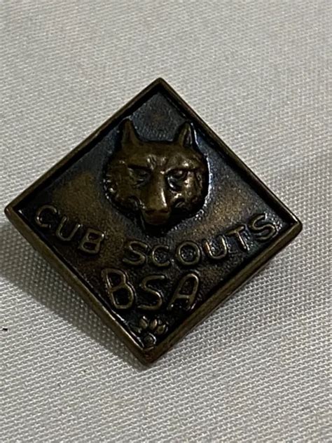 Vintage Bsa Boy Scouts Of America Cub Wolf Rank Award Insignia Pin Den