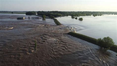 In Central Us Levee Breaches Flood Some Communities