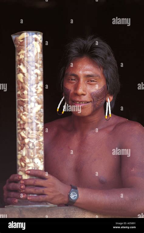Xingu Indians Fotos Und Bildmaterial In Hoher Auflösung Seite 2 Alamy