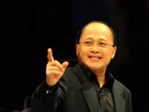 Beliau menjadi motivator tanpa menyinggung agama tertentu dan. Biografi Mario Teguh, seorang motivator super - 9wiki.NET