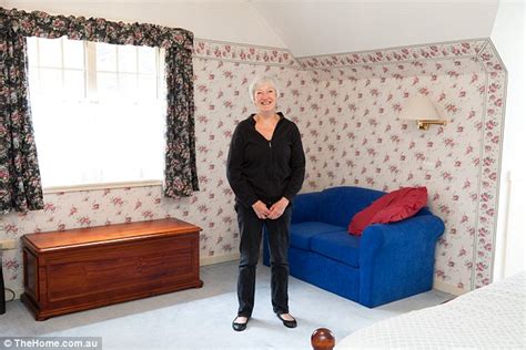 Blackheath Woman With Australias Ugliest Bedroom Wins 13k Makeover Daily Mail Online