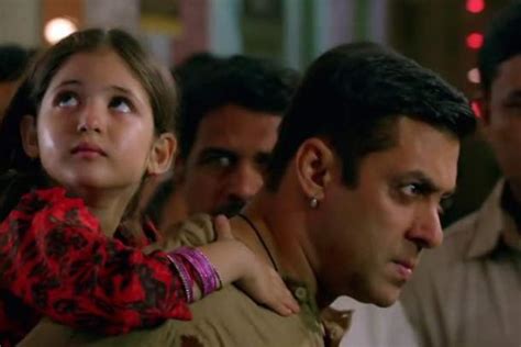 Bajrangi Bhaijaan New Stills Meet Harshali Malhotra Salman Khan S Little Friend From