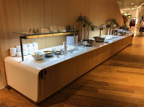 Avios, die regeln bei lounge zugang oder dergleichen macht es keinen unterschied. Review: Air France Business Class Lounge Paris (CDG ...
