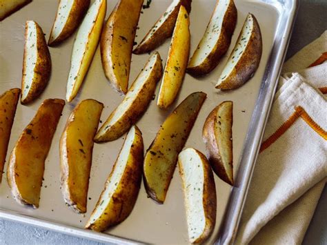 Sprinkle the garlic powder, onion powder, salt and a generous amount of pepper on top. Baked Potato Wedges Recipe | Ina Garten | Food Network